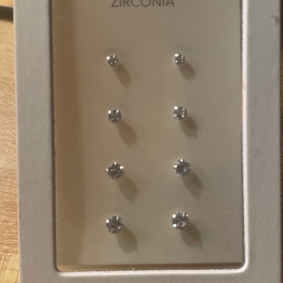 Sterling Silver Earrings Bundle - Picture 2 of 2